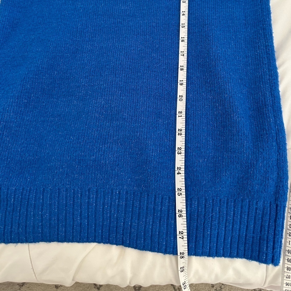 Refine Colorblock Sweater - Picture 9 of 10